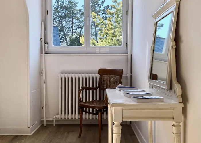 La Triolette, Maison Chaleureuse, Independante Et Refaite A Neuf Dans Le Vieux Coutainville, Tourisme Ou Teletravail