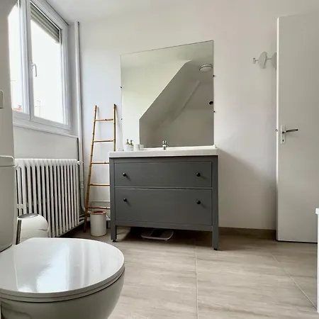 Dom wakacyjny La Triolette, Maison Chaleureuse, Independante Et Refaite A Neuf Dans Le Vieux Coutainville, Tourisme Ou Teletravail *