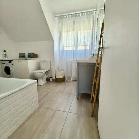 La Triolette, Maison Chaleureuse, Independante Et Refaite A Neuf Dans Le Vieux Coutainville, Tourisme Ou Teletravail Агон-Кутенвиль