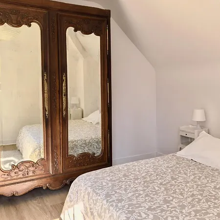 La Triolette: Renovated Charm In Old Coutainville Holiday home *