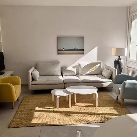 La Triolette, Maison Chaleureuse, Independante Et Refaite A Neuf Dans Le Vieux Coutainville, Tourisme Ou Teletravail Дом отдыха