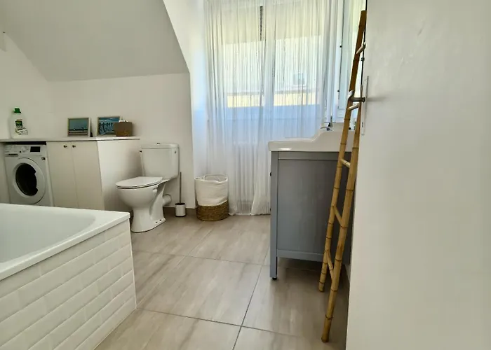 La Triolette, Maison Chaleureuse, Indépendante Et Refaite à Neuf Dans Le Vieux Coutainville, Tourisme Ou Télétravail Agon-Coutainville