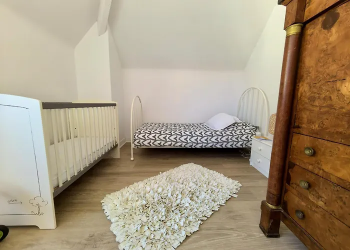 Hébergement de vacances La Triolette, Maison Chaleureuse, Indépendante Et Refaite à Neuf Dans Le Vieux Coutainville, Tourisme Ou Télétravail *