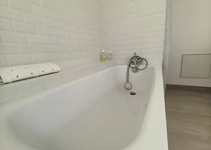 La Triolette, Maison Chaleureuse, Indépendante Et Refaite à Neuf Dans Le Vieux Coutainville, Tourisme Ou Télétravail