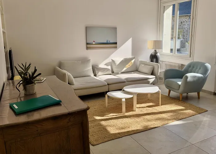 Hébergement de vacances La Triolette, Maison Chaleureuse, Indépendante Et Refaite à Neuf Dans Le Vieux Coutainville, Tourisme Ou Télétravail